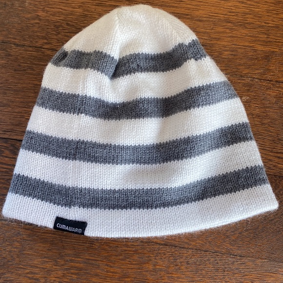 Adidas Youth Winter Hat Size OS-EUC - Picture 2 of 4